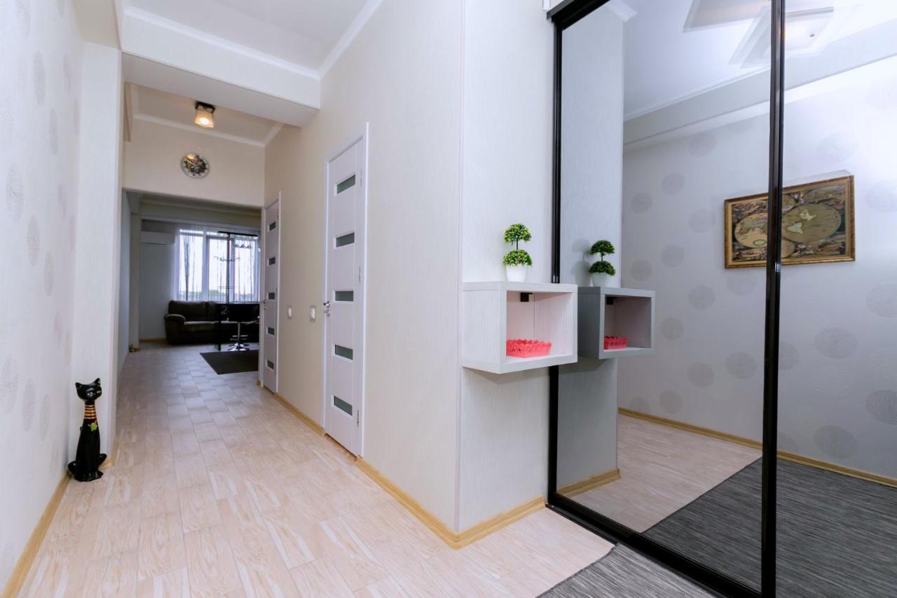 Apartament De Lux Cu 2 Camere Si Living Chişinău Eksteriør billede